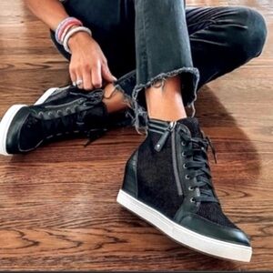 Linea Paolo Black Niya Wedge Sneakers - Size 6